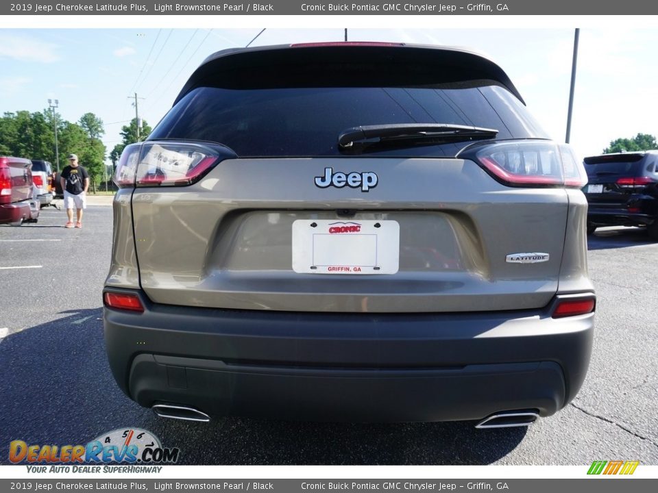 2019 Jeep Cherokee Latitude Plus Light Brownstone Pearl / Black Photo #12