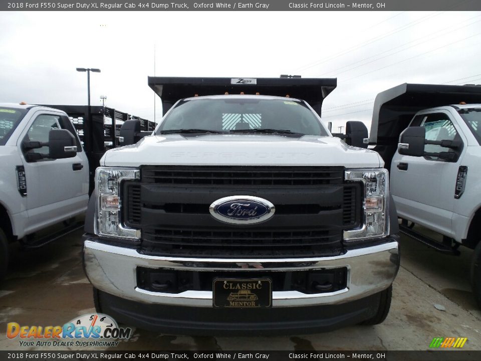 2018 Ford F550 Super Duty XL Regular Cab 4x4 Dump Truck Oxford White / Earth Gray Photo #2