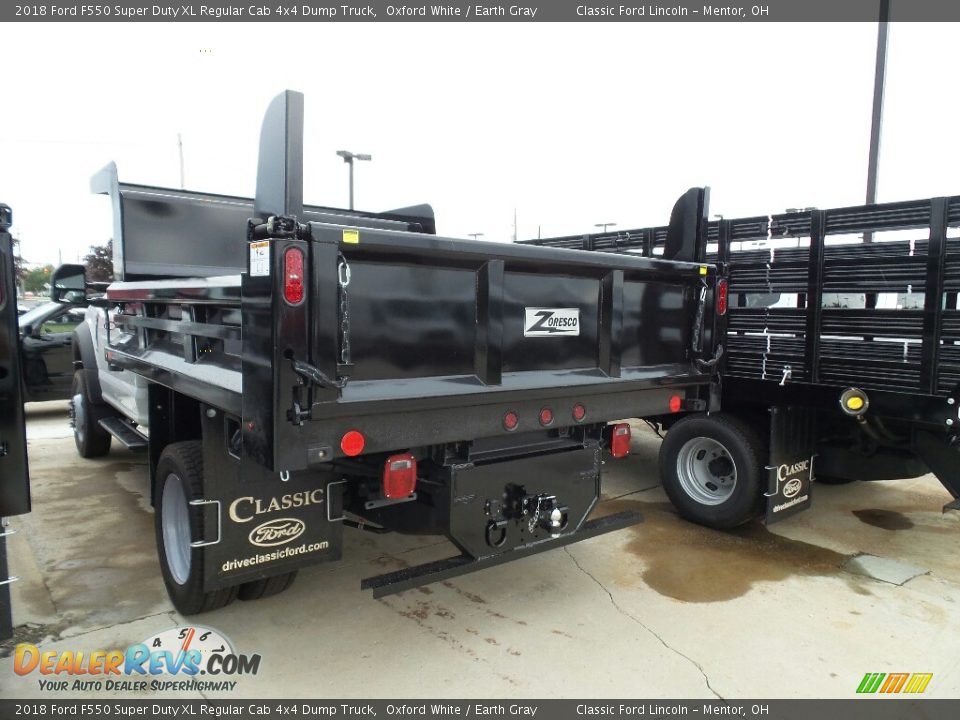 2018 Ford F550 Super Duty XL Regular Cab 4x4 Dump Truck Oxford White / Earth Gray Photo #3
