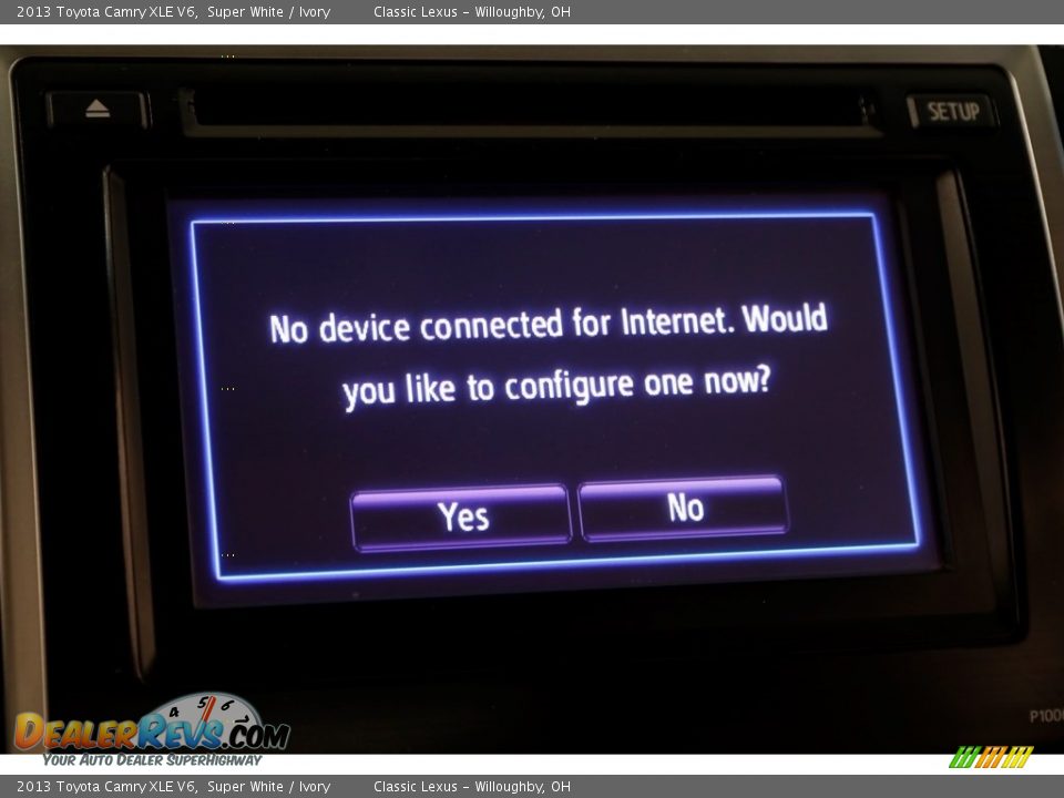 2013 Toyota Camry XLE V6 Super White / Ivory Photo #11