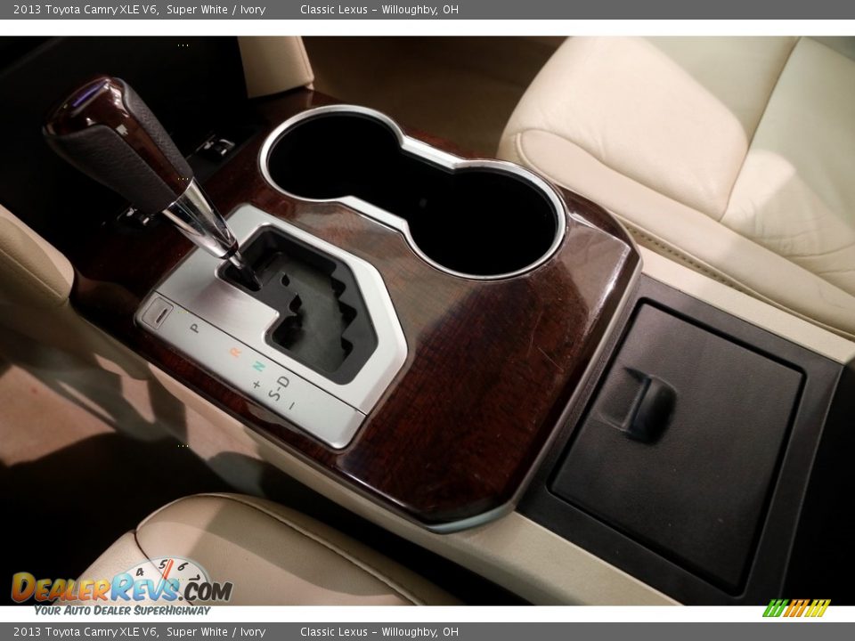 2013 Toyota Camry XLE V6 Super White / Ivory Photo #15