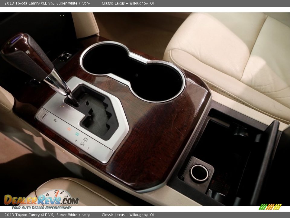 2013 Toyota Camry XLE V6 Super White / Ivory Photo #16