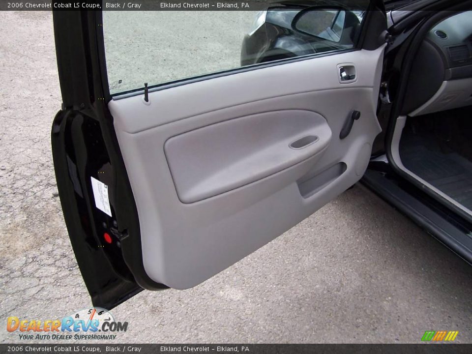 2006 Chevrolet Cobalt LS Coupe Black / Gray Photo #22