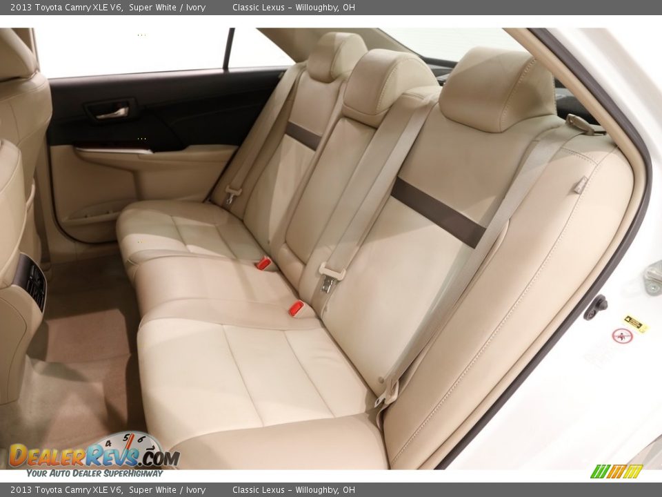 2013 Toyota Camry XLE V6 Super White / Ivory Photo #19