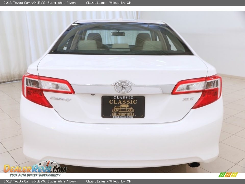 2013 Toyota Camry XLE V6 Super White / Ivory Photo #20