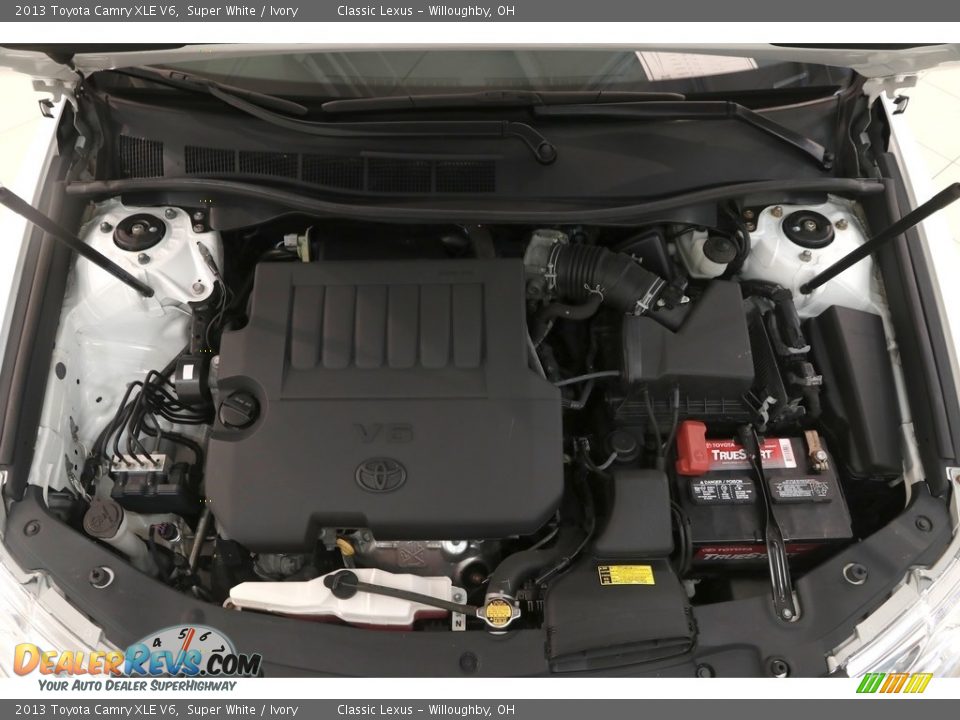 2013 Toyota Camry XLE V6 Super White / Ivory Photo #21
