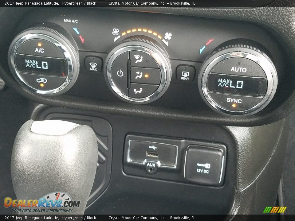 2017 Jeep Renegade Latitude Hypergreen / Black Photo #16