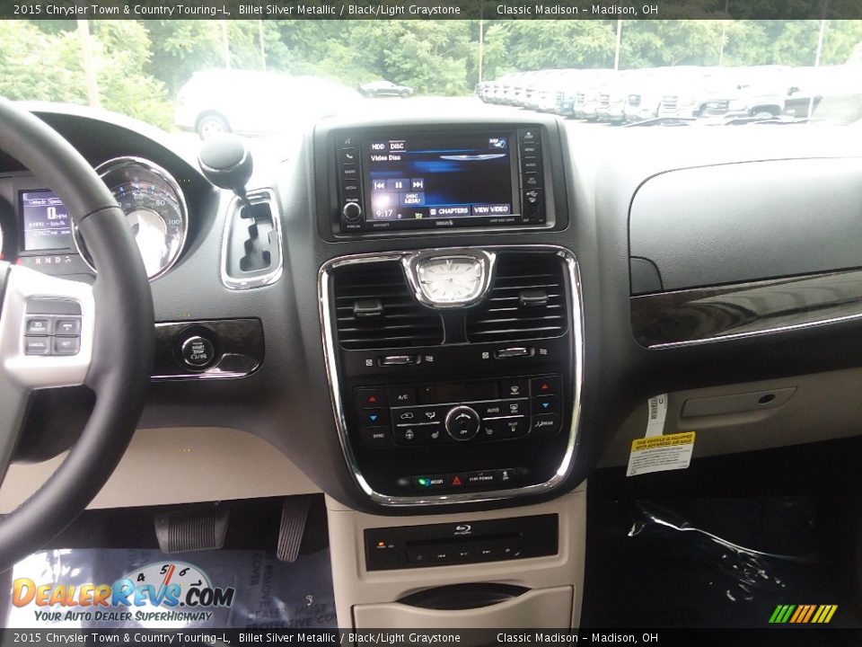 2015 Chrysler Town & Country Touring-L Billet Silver Metallic / Black/Light Graystone Photo #10