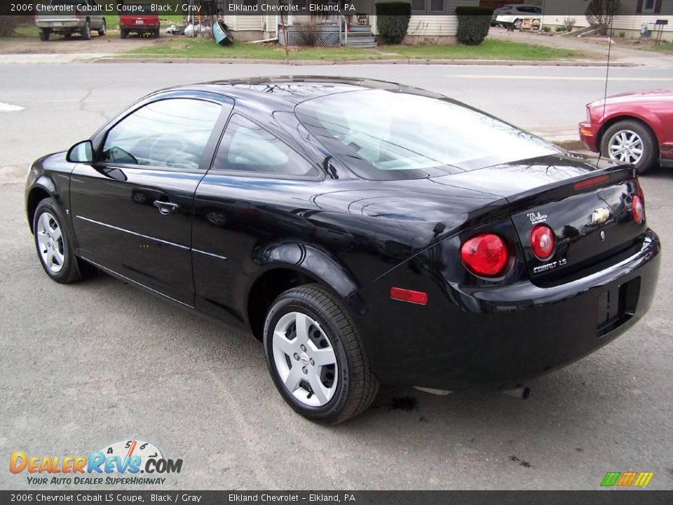 2006 Chevrolet Cobalt LS Coupe Black / Gray Photo #36