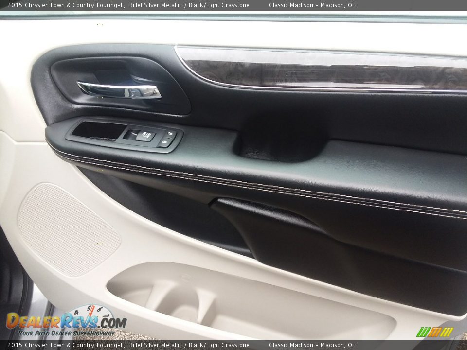 2015 Chrysler Town & Country Touring-L Billet Silver Metallic / Black/Light Graystone Photo #16