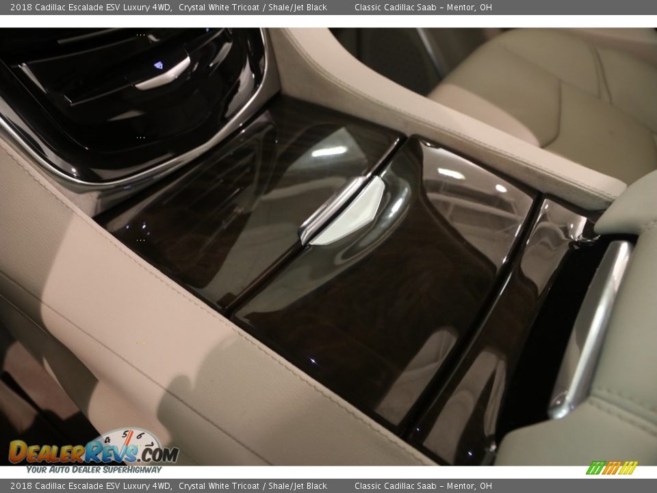 2018 Cadillac Escalade ESV Luxury 4WD Crystal White Tricoat / Shale/Jet Black Photo #19