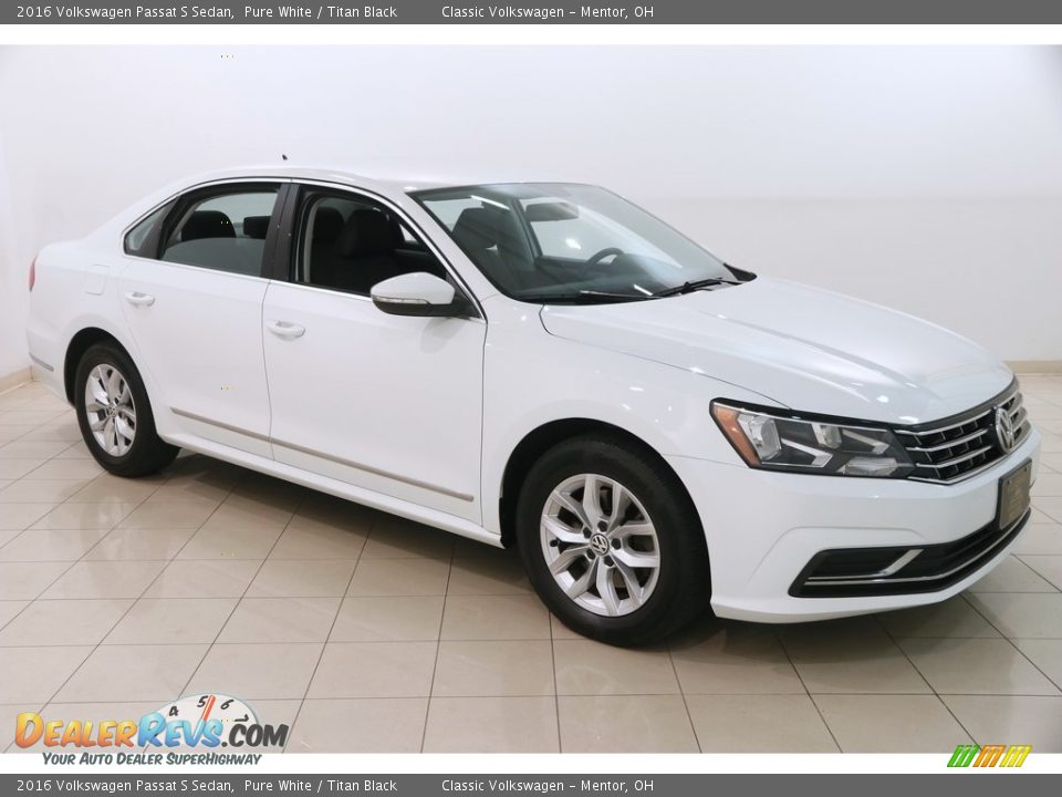2016 Volkswagen Passat S Sedan Pure White / Titan Black Photo #1