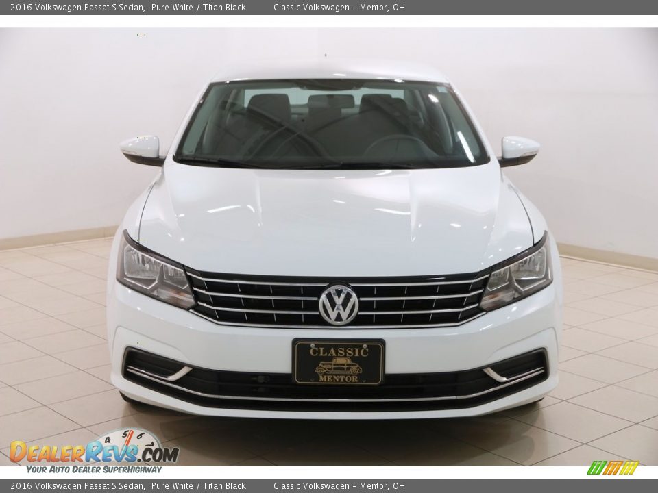 2016 Volkswagen Passat S Sedan Pure White / Titan Black Photo #2