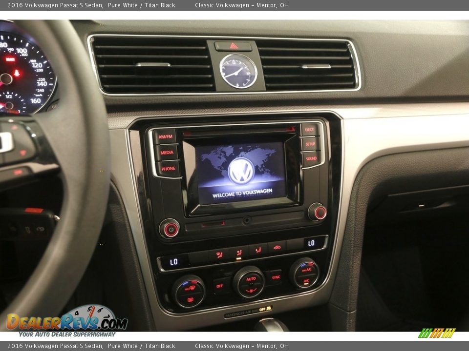 2016 Volkswagen Passat S Sedan Pure White / Titan Black Photo #9