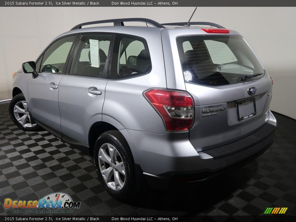 2015 Subaru Forester 2.5i Ice Silver Metallic / Black Photo #10