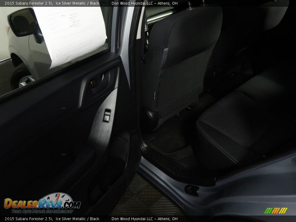 2015 Subaru Forester 2.5i Ice Silver Metallic / Black Photo #33