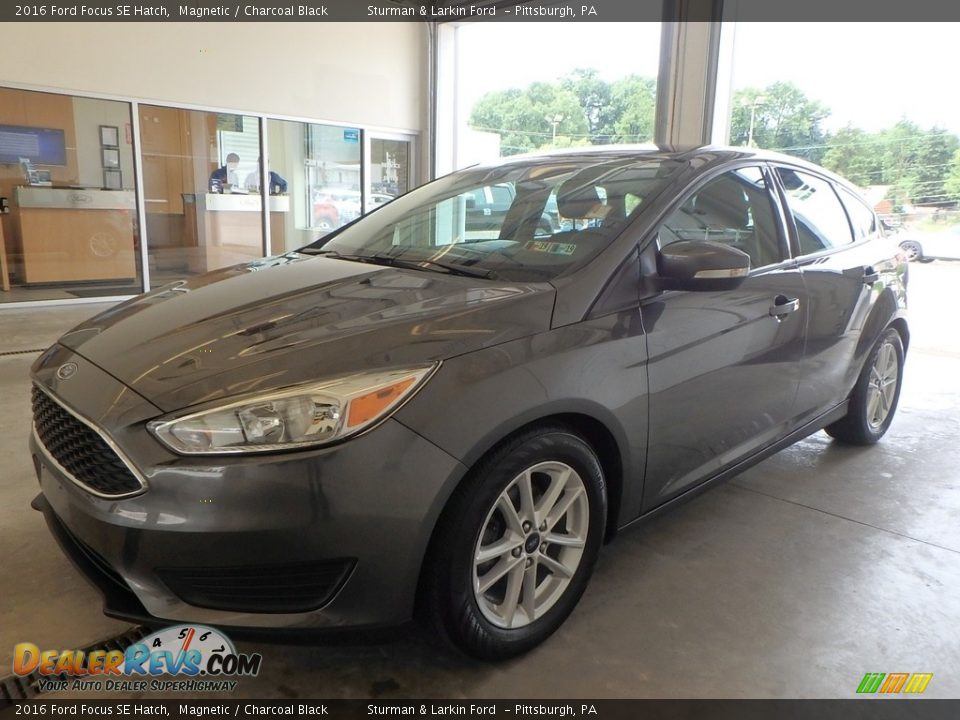 2016 Ford Focus SE Hatch Magnetic / Charcoal Black Photo #4