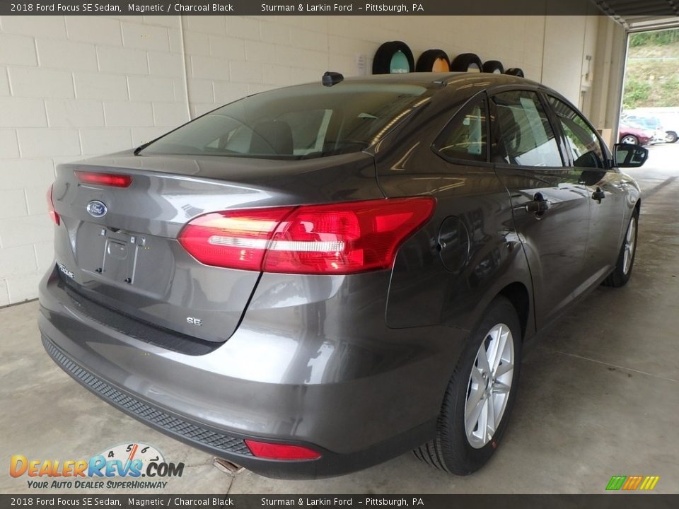 2018 Ford Focus SE Sedan Magnetic / Charcoal Black Photo #2