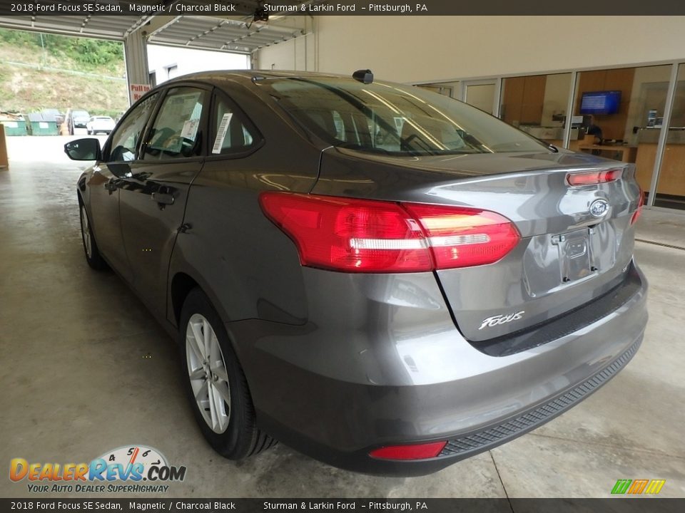 2018 Ford Focus SE Sedan Magnetic / Charcoal Black Photo #3