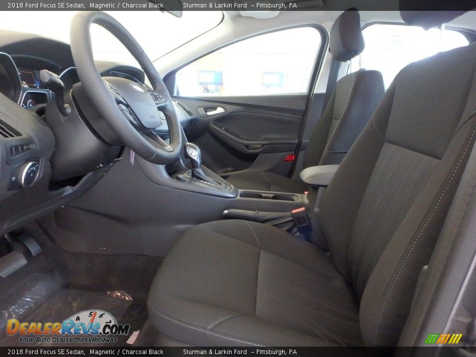 2018 Ford Focus SE Sedan Magnetic / Charcoal Black Photo #6