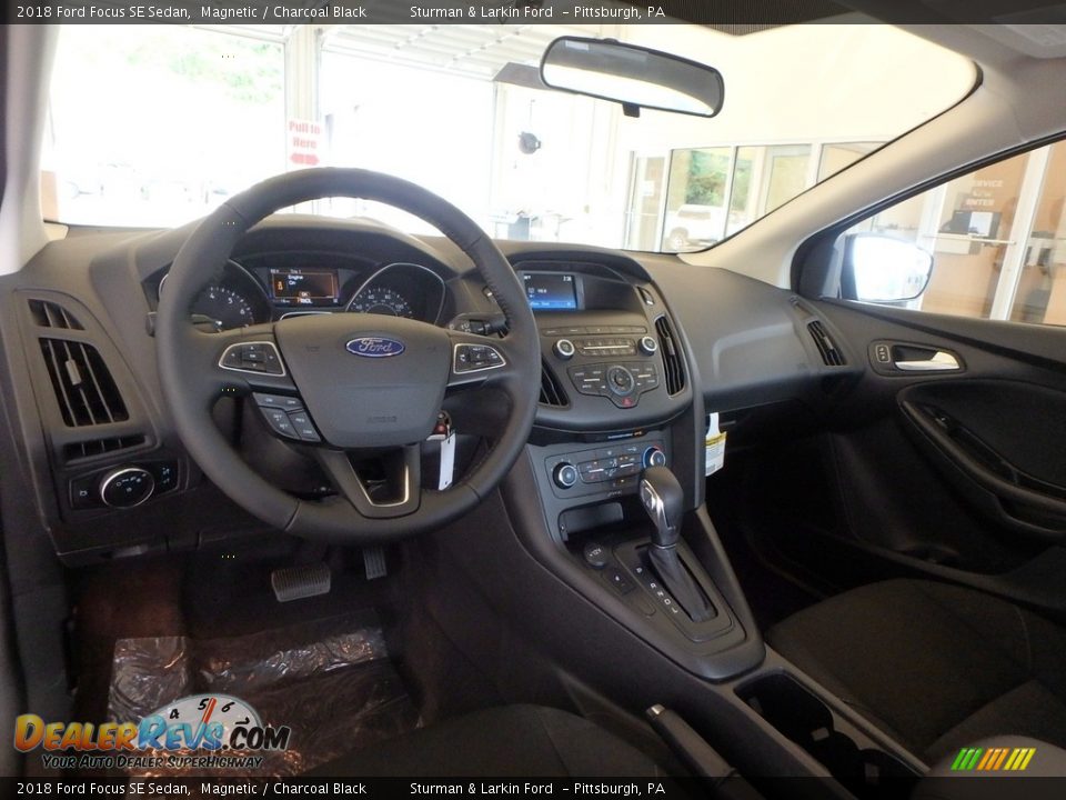 2018 Ford Focus SE Sedan Magnetic / Charcoal Black Photo #8