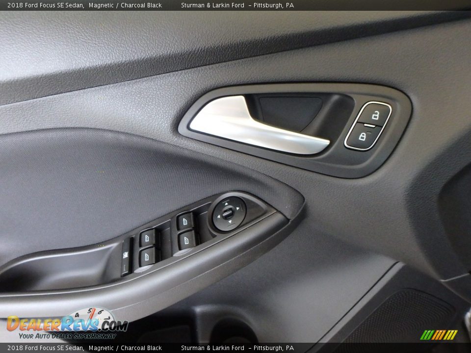 2018 Ford Focus SE Sedan Magnetic / Charcoal Black Photo #9