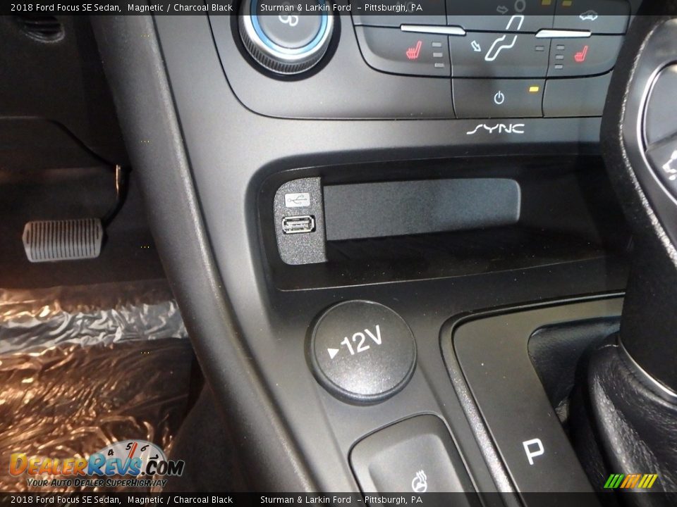 2018 Ford Focus SE Sedan Magnetic / Charcoal Black Photo #14