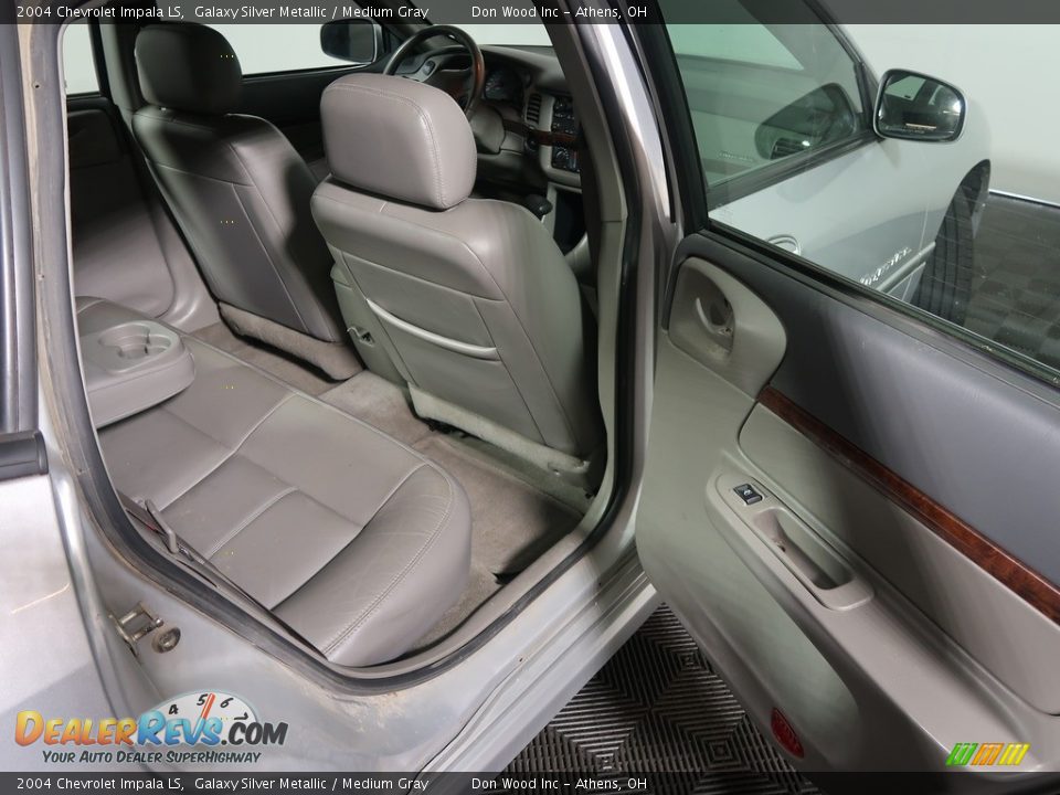 2004 Chevrolet Impala LS Galaxy Silver Metallic / Medium Gray Photo #33