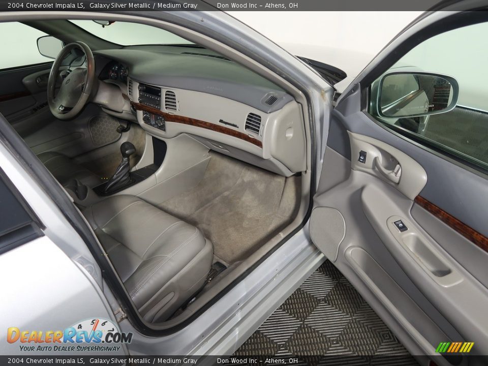 2004 Chevrolet Impala LS Galaxy Silver Metallic / Medium Gray Photo #34