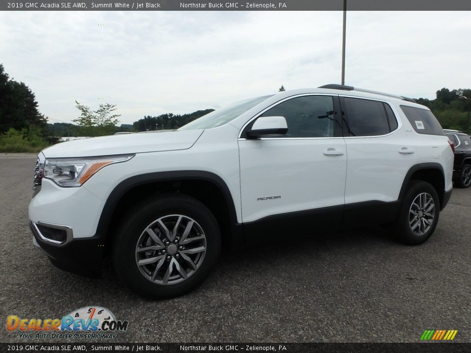 Front 3/4 View of 2019 GMC Acadia SLE AWD Photo #1