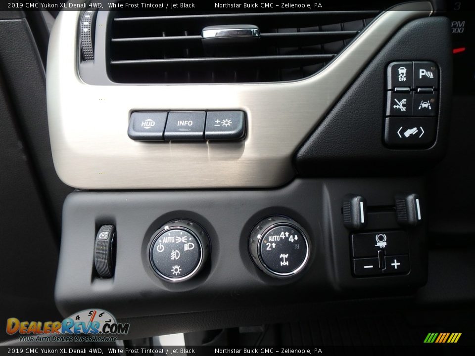 Controls of 2019 GMC Yukon XL Denali 4WD Photo #16