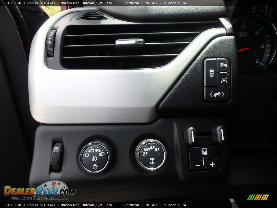 Controls of 2018 GMC Yukon XL SLT 4WD Photo #16
