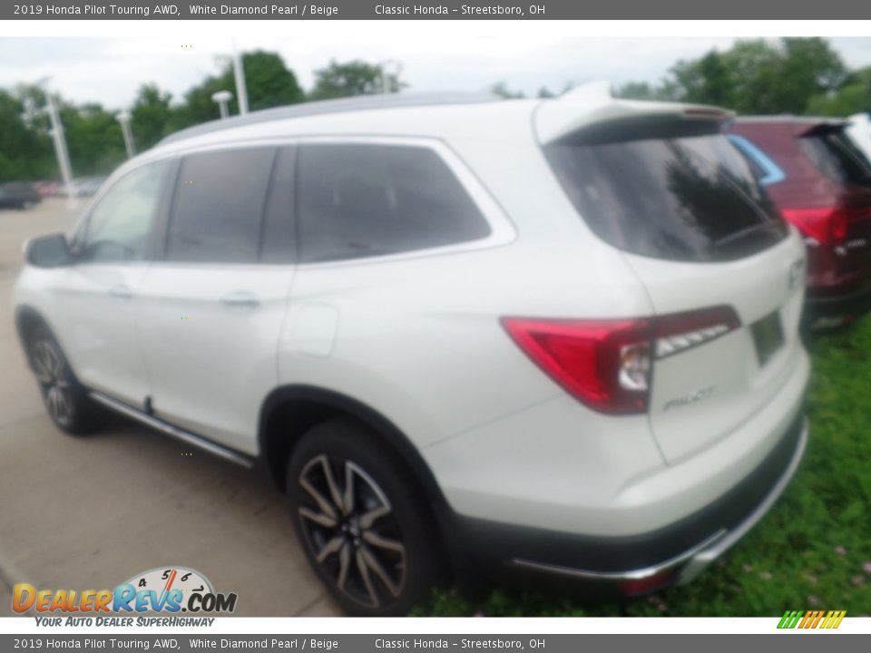 2019 Honda Pilot Touring AWD White Diamond Pearl / Beige Photo #4