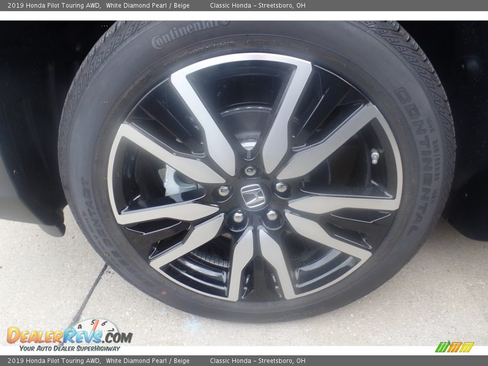 2019 Honda Pilot Touring AWD Wheel Photo #5