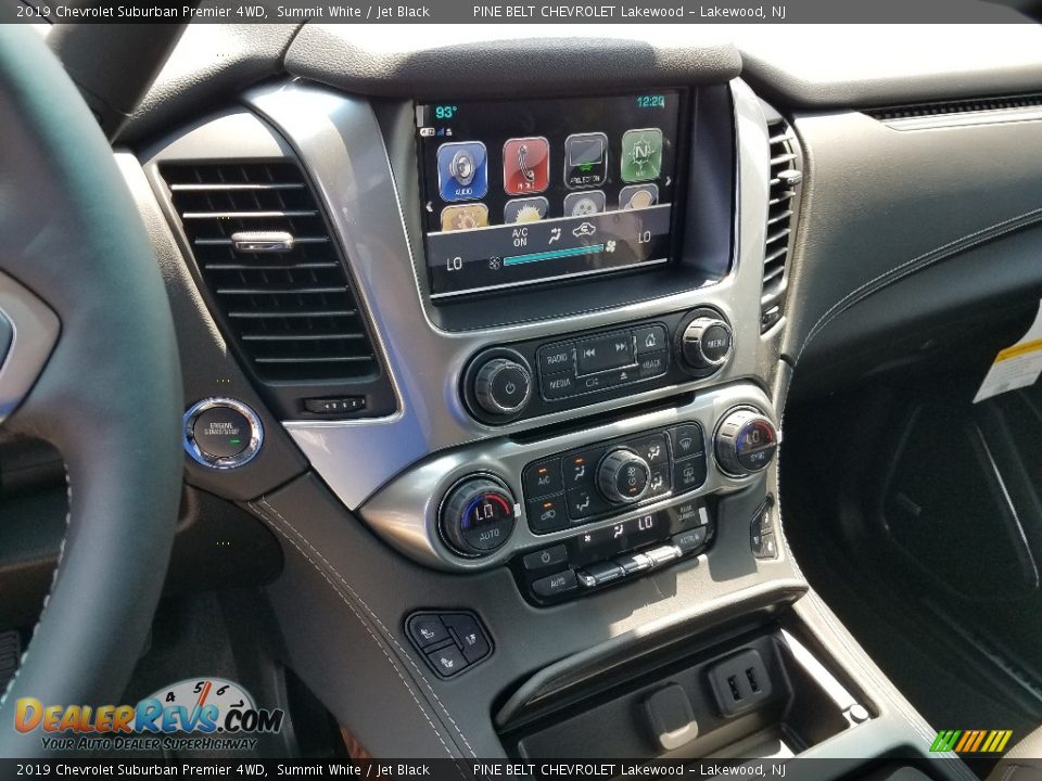 Controls of 2019 Chevrolet Suburban Premier 4WD Photo #11