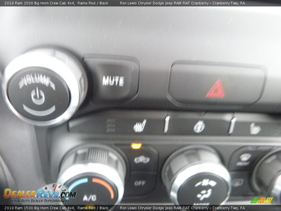 2019 Ram 1500 Big Horn Crew Cab 4x4 Flame Red / Black Photo #20