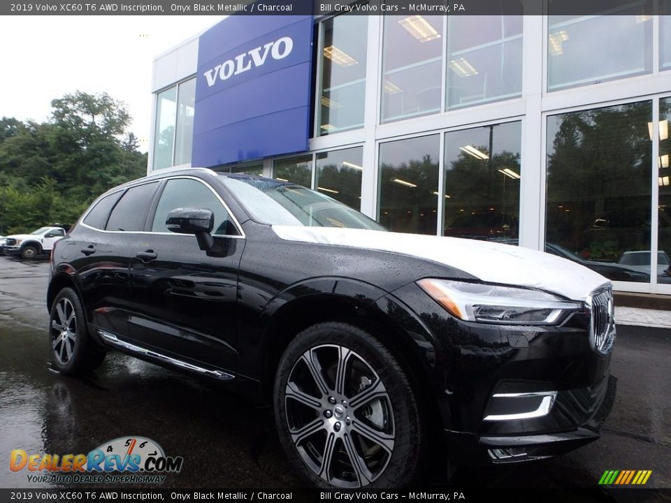 Front 3/4 View of 2019 Volvo XC60 T6 AWD Inscription Photo #1