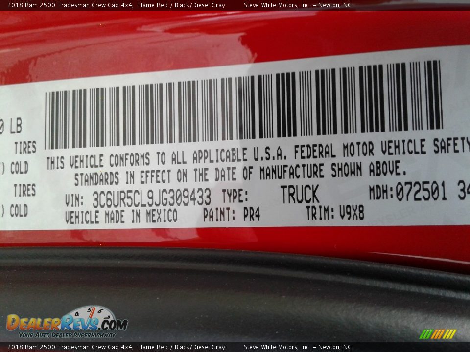 2018 Ram 2500 Tradesman Crew Cab 4x4 Flame Red / Black/Diesel Gray Photo #27