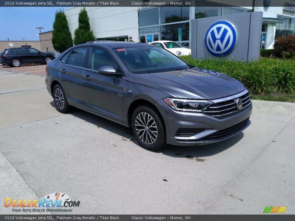 Front 3/4 View of 2019 Volkswagen Jetta SEL Photo #2