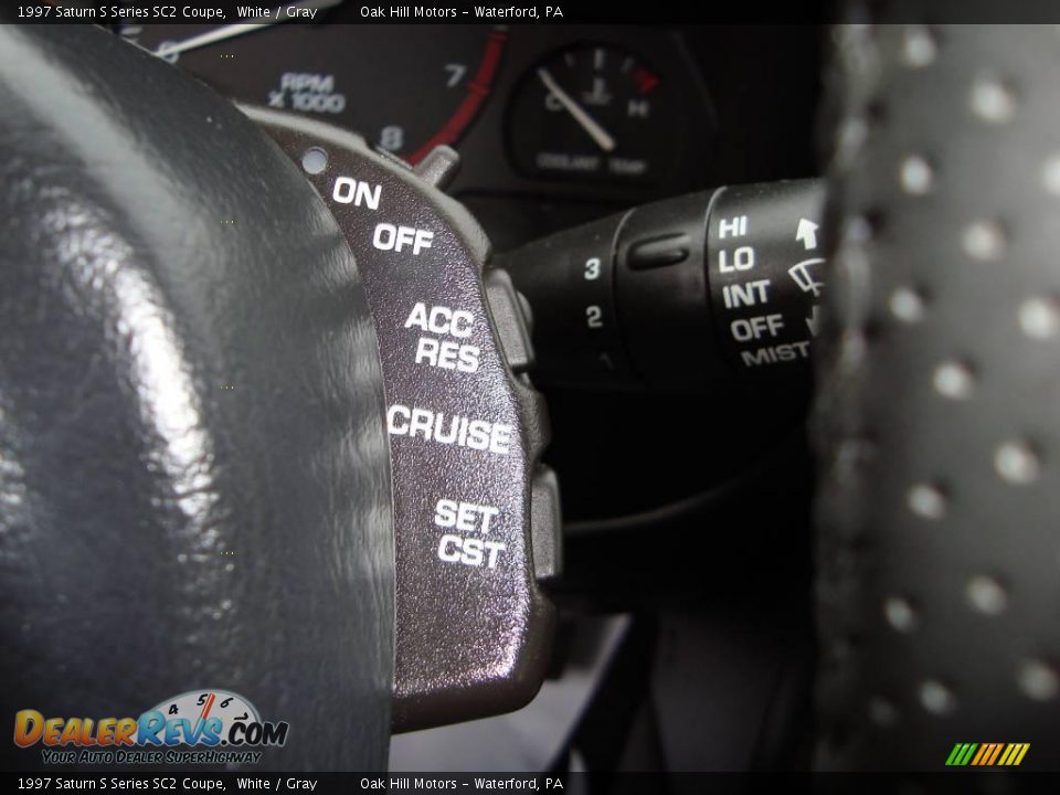 1997 Saturn S Series SC2 Coupe White / Gray Photo #17
