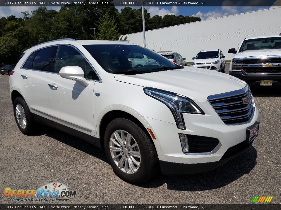 2017 Cadillac XT5 FWD Crystal White Tricoat / Sahara Beige Photo #1