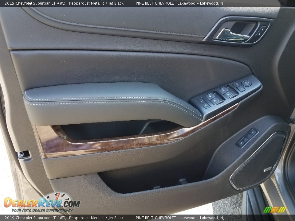 Door Panel of 2019 Chevrolet Suburban LT 4WD Photo #8