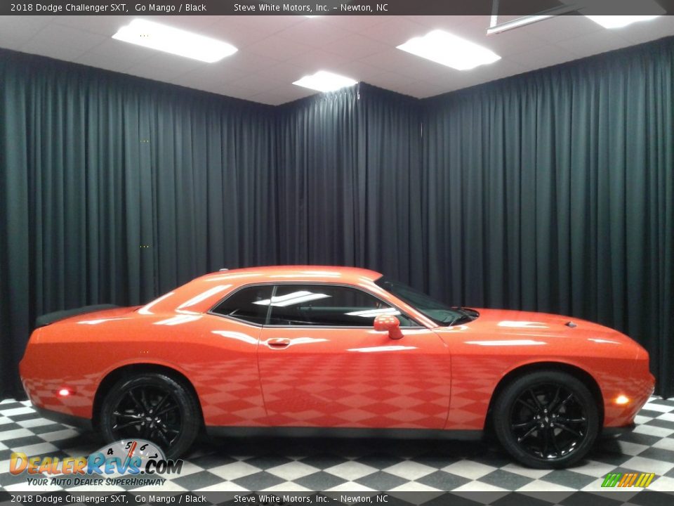 2018 Dodge Challenger SXT Go Mango / Black Photo #5