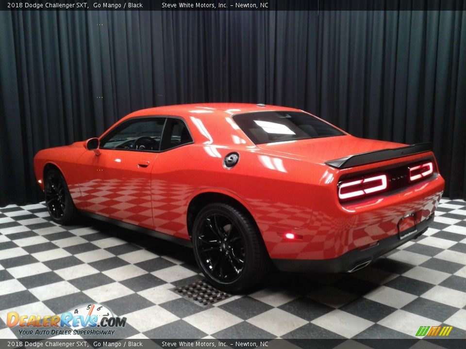 2018 Dodge Challenger SXT Go Mango / Black Photo #8