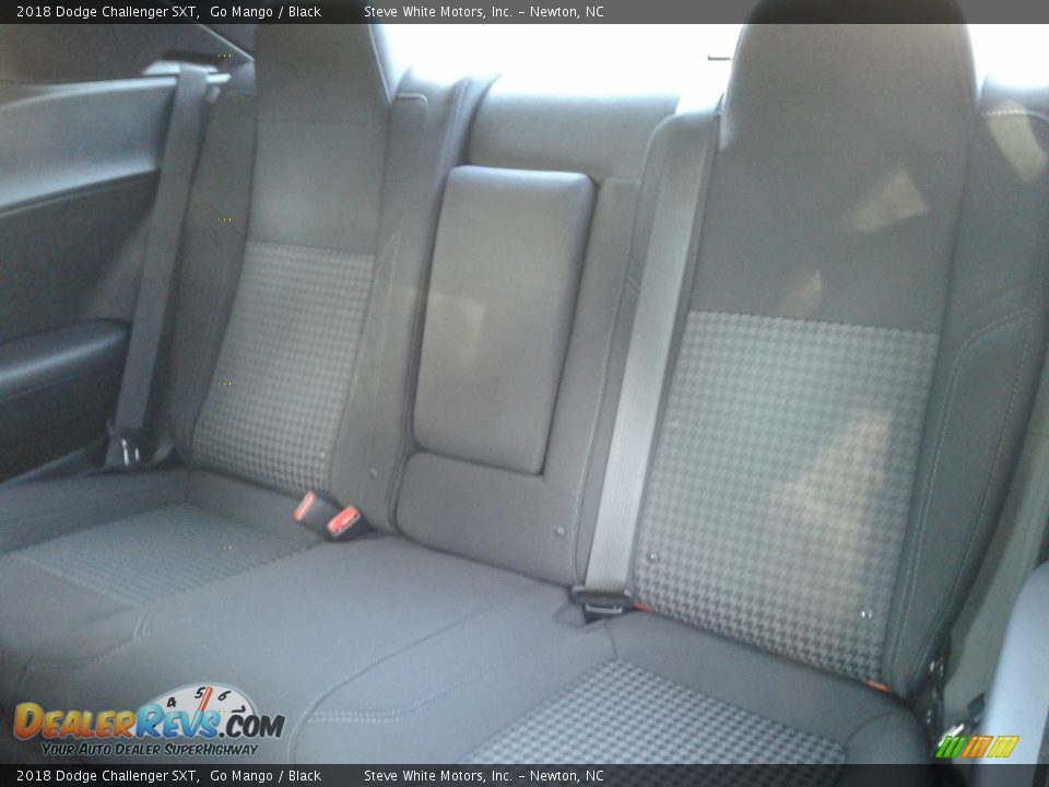 2018 Dodge Challenger SXT Go Mango / Black Photo #11