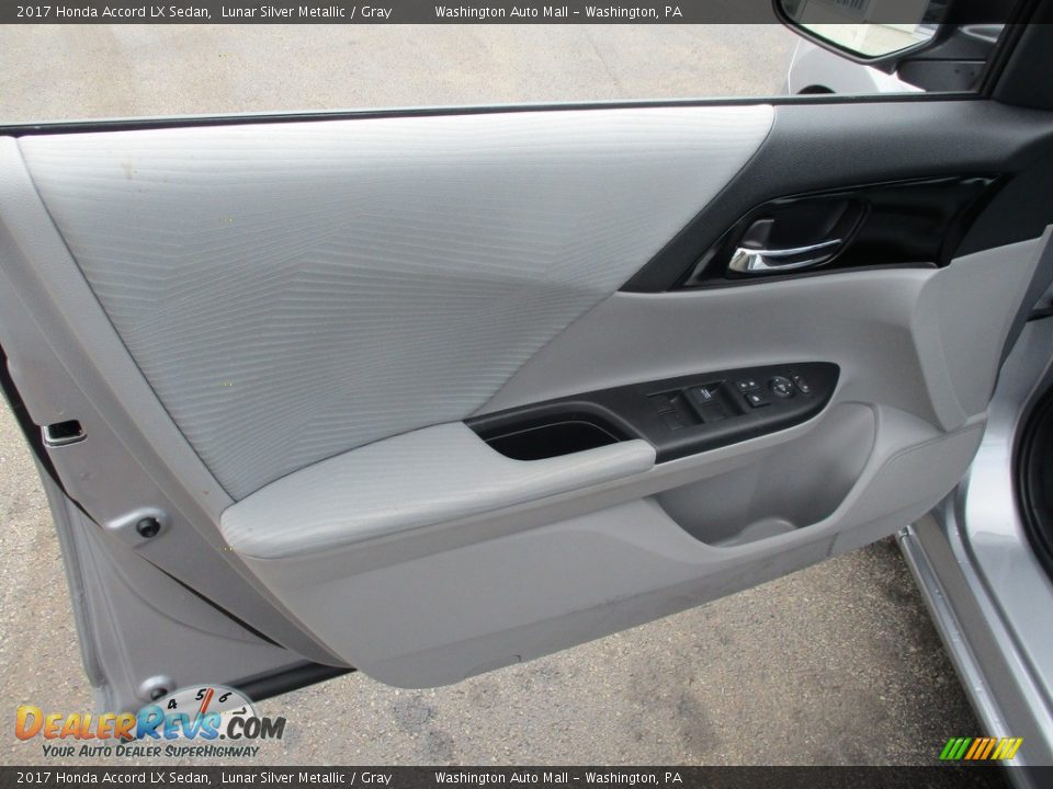 2017 Honda Accord LX Sedan Lunar Silver Metallic / Gray Photo #10