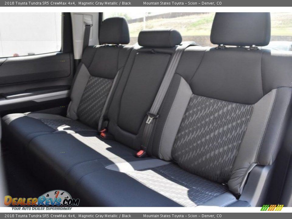2018 Toyota Tundra SR5 CrewMax 4x4 Magnetic Gray Metallic / Black Photo #15
