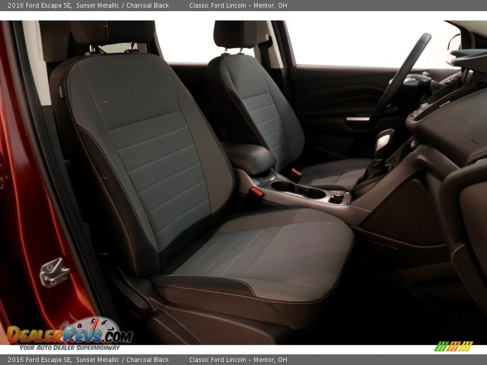 2016 Ford Escape SE Sunset Metallic / Charcoal Black Photo #17