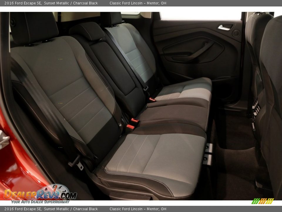2016 Ford Escape SE Sunset Metallic / Charcoal Black Photo #18