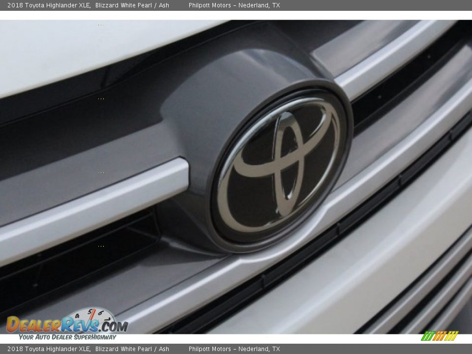2018 Toyota Highlander XLE Blizzard White Pearl / Ash Photo #11